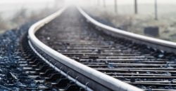 В Днепропетровской области 16-летняя девушка в наушниках попала под поезд - рис. 18