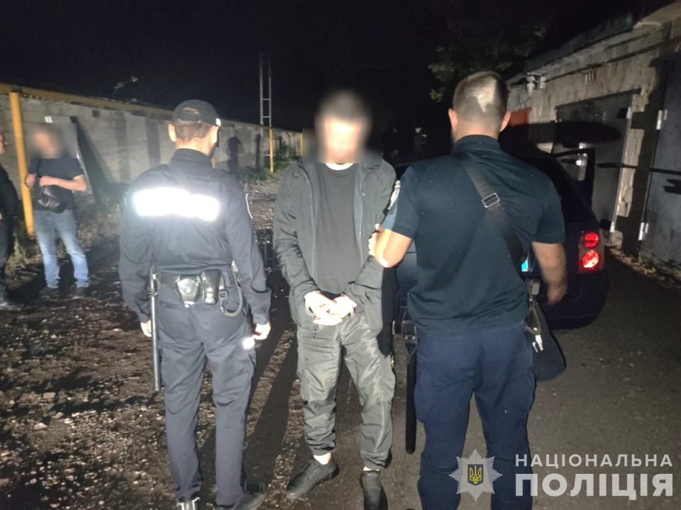 У Дніпрі затримали чоловіка, який викрав автомобіль з автостоянки