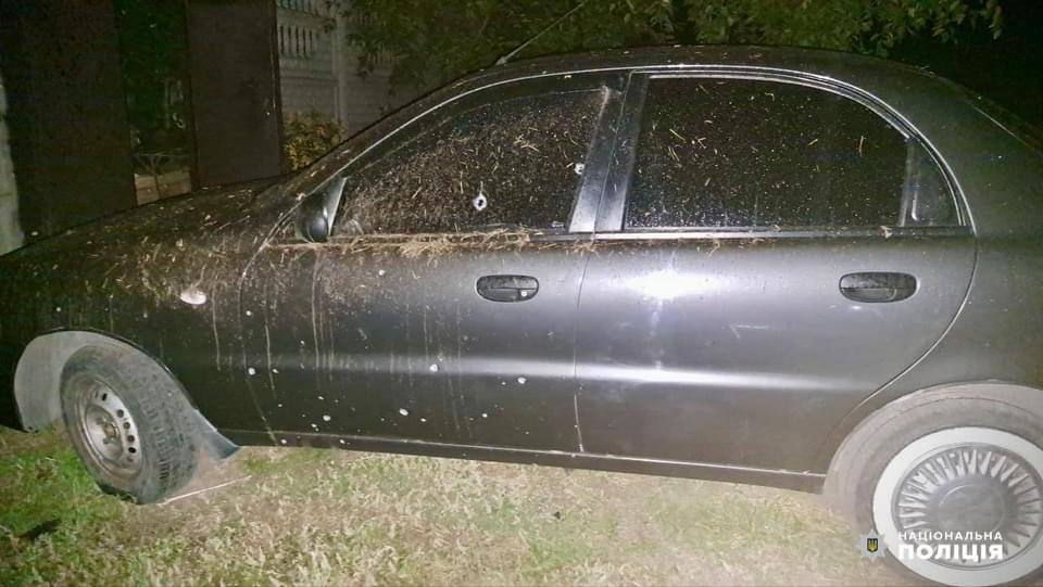 Вибух гранати у Дніпрі пошкодив два автомобілі