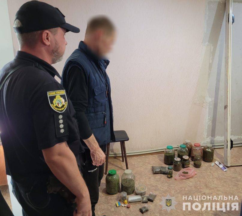 У Дніпрі викрили масштабного наркоторговця з "товарами" на 600 тисяч гривень - рис. 5