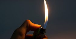 У Дніпрі жінка підпалила себе посеред вулиці