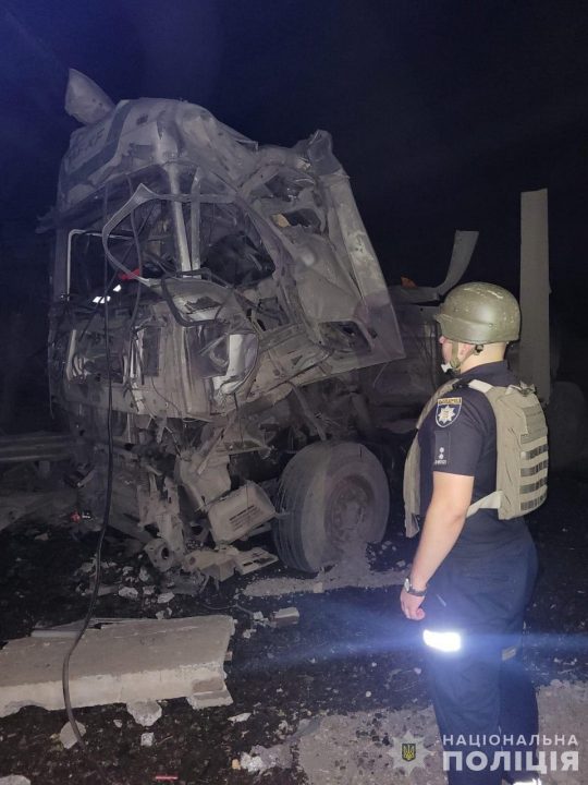 В Днепре потушили пожар, который произошел в результате ракетного удара оккупантов - рис. 7