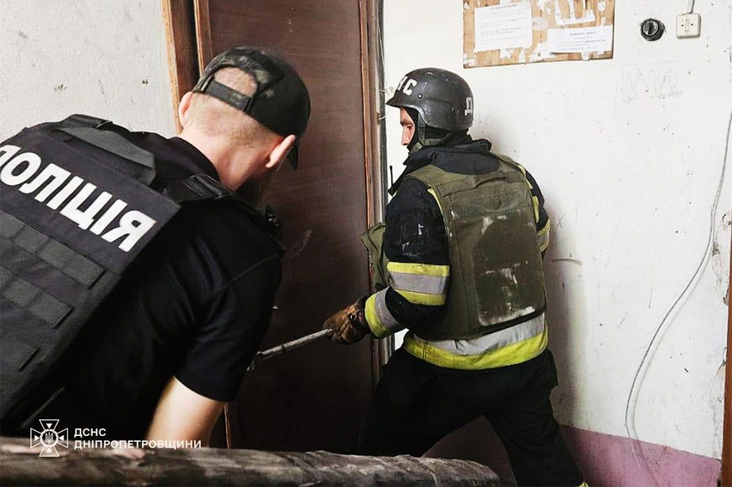 Число пострадавших увеличилось до 50: чрезвычайники показали последствия российского удара по Павлограду - рис. 3