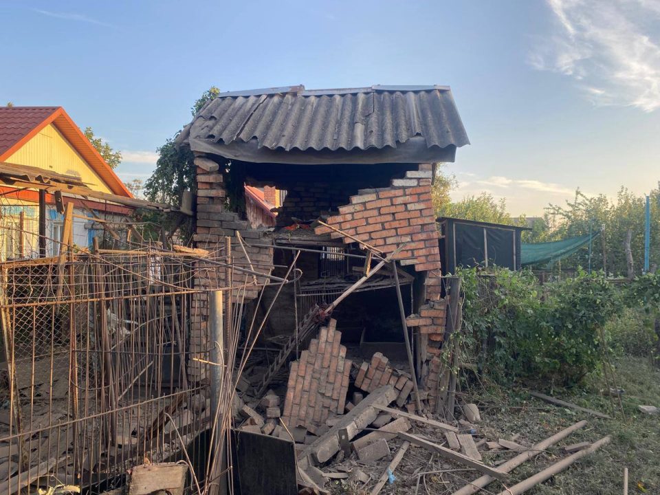 Російські окупанти атакували Нікопольщину: постраждала 62-річна жінка - рис. 2