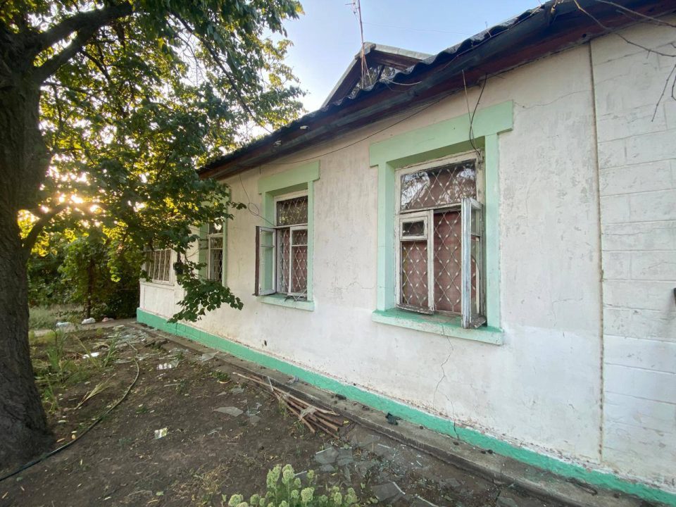 Російські окупанти атакували Нікопольщину: постраждала 62-річна жінка - рис. 4