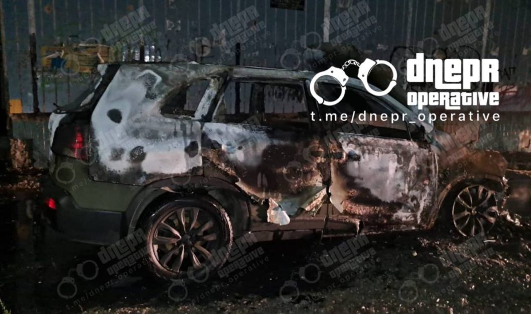Ночью в Днепре подожгли автомобиль ВСУ - рис. 1