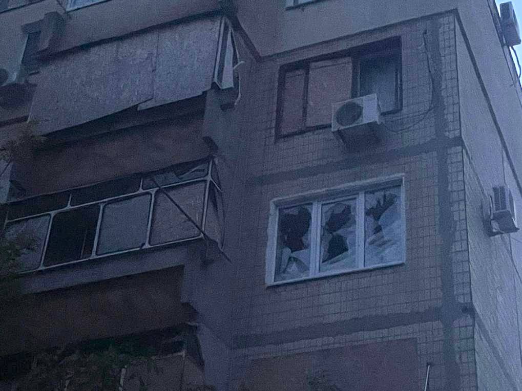 Понівечена інфраструктура та постраждала людина: наслідки нічної атаки на Нікопольщині