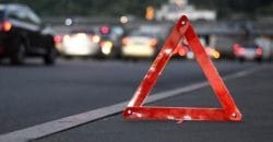 В Днепре столкнулись грузовик и легковушка: образовалась пробка - рис. 6