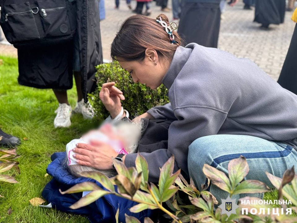 Бійку між вірянами УПЦ МП та ПЦУ у храмі в Черкасах поліція розслідує як хуліганство - рис. 3