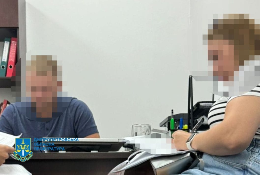 На Днепропетровщине работники ЗАГСа оформляли фиктивные отцовства и браки для выезда за границу - рис. 2