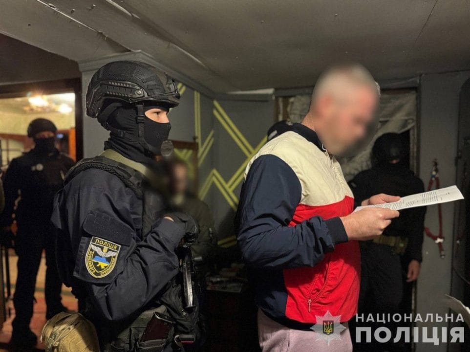 На Дніпропетровщині ліквідували масштабне виробництво, яке продавало амфетамін і солі - рис. 7