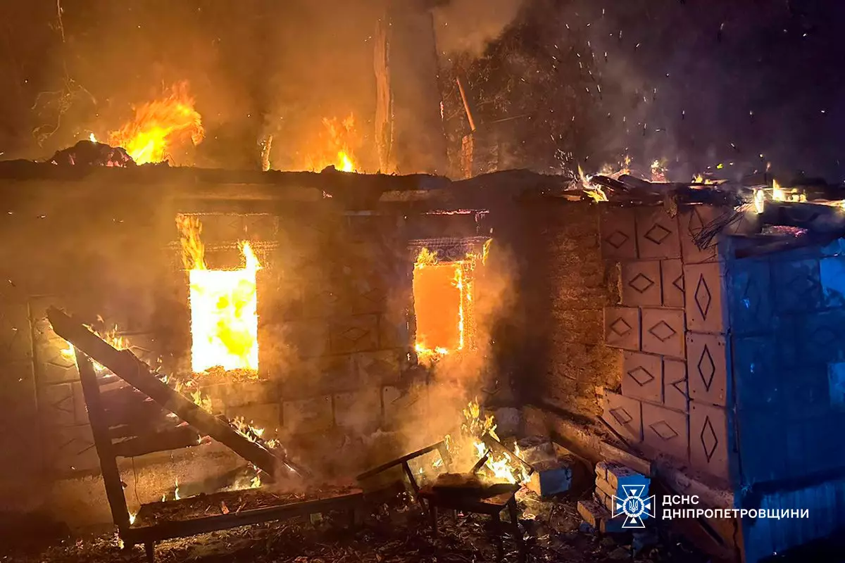 У передмісті Дніпра вщент згорів приватний будинок 