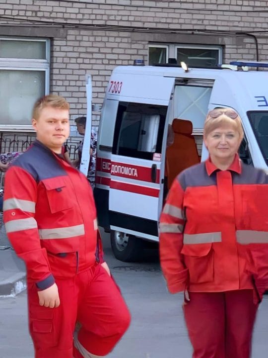 На Дніпропетровщині дівчина поранила хлопця під час сварки: на місці оперативно спрацювали медики