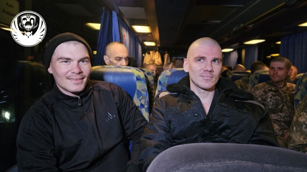 Украина вернула из российского плена 95 военных - рис. 3