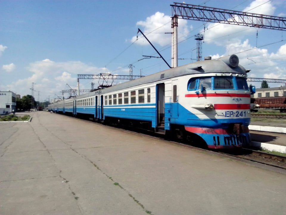 На Дніпропетровщині скасували приміський потяг: деталі