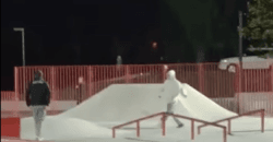 Посетители скейт-парка в Днепре жалуются на подростков, играющих там в футбол - рис. 4